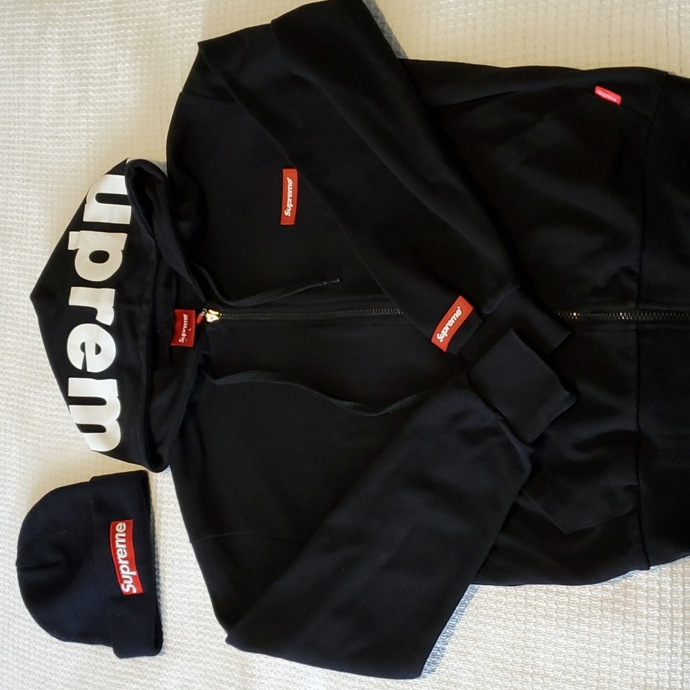 Men's Supreme Hoodie size L